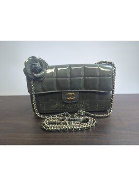 CHANEL Green Camellia Chain Shoulder Bag Leather